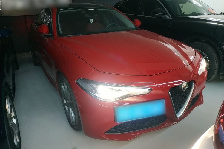 Used Alfa Romeo Giulia 2019 2.0T 280HP Luxury Edition
