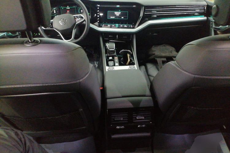 Used Volkswagen Touareg 2021 3.0 TSI Luxury Edition Black Diamond Sport Package
