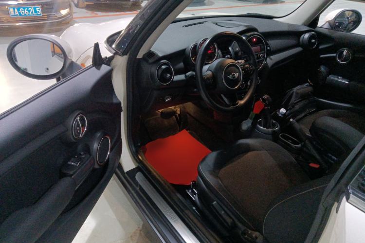 Used  MINI 2016 1.2T ONE Pioneer Edition
