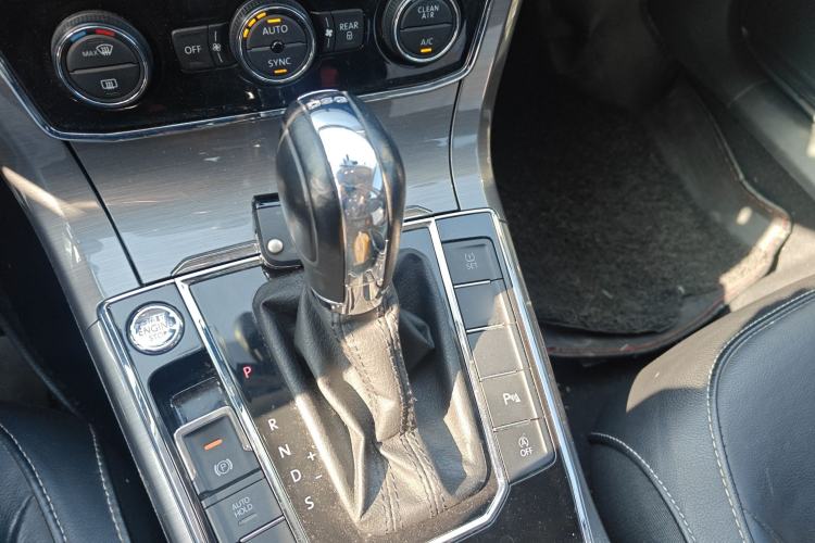 Used Volkswagen Passat 2017 280TSI DSG Luxury Edition
