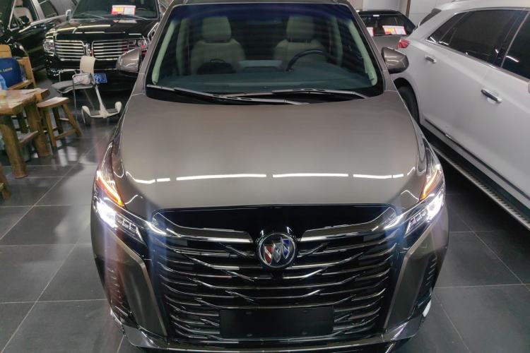 Used Buick GL8 2023 Land Executive Class 652T Luxury Model
