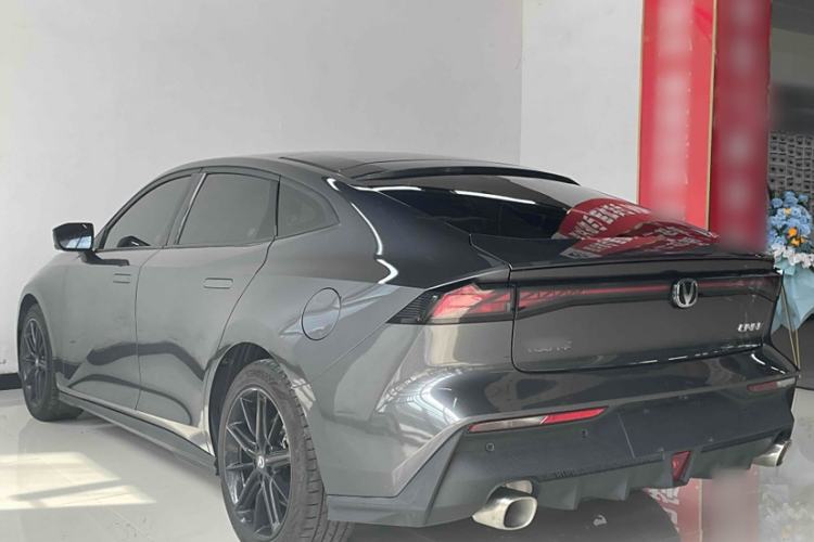 Used Changan UNI-V 2024 1.5T High-Energy Version
