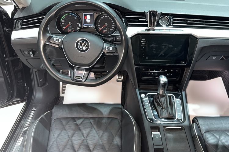 Used Volkswagen Magotan GTE Plug-in Hybrid 2020 GTE Luxury Model
