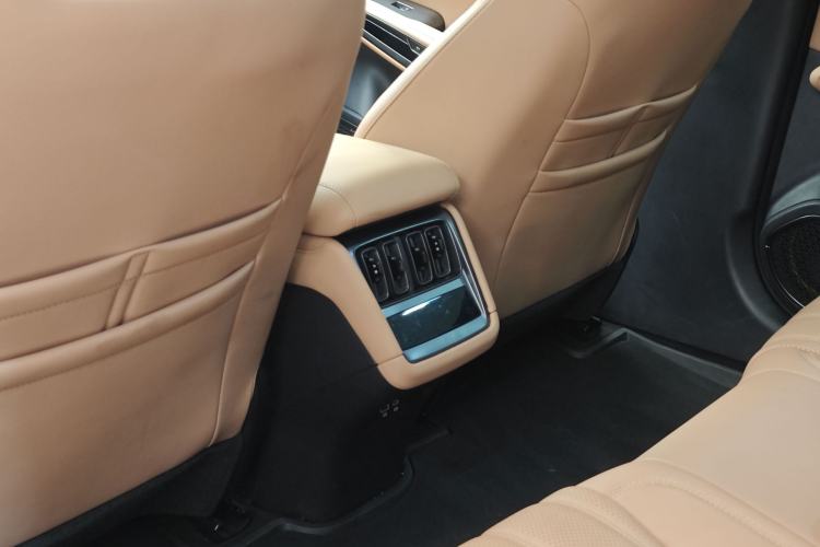 Used BYD Song L EV 2025 Intelligent Driving Version 662 km LiDAR Excellence Edition
