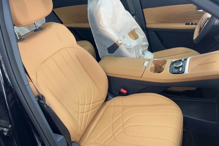 Used  Galaxy Xingjian 7 EM-i 2025 120km Launch+ Version
