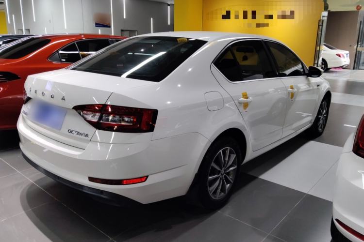 Used Skoda Octavia 2019 1.5L Automatic SmartDrive Comfort Edition China VI Standard
