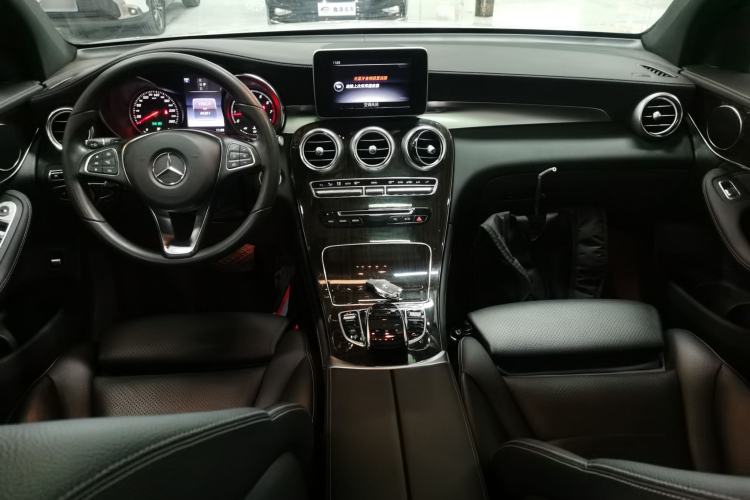 Used Mercedes-Benz GLC 2016 GLC 260 4MATIC Luxury Model