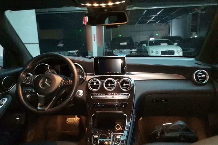 Used Mercedes-Benz GLC 2017 GLC 260 4MATIC Luxury Model
