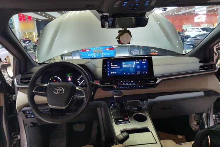 Used Toyota Granvia 2022 2.5L Hybrid Prestige Edition