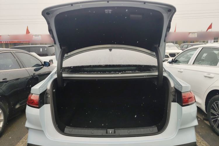 Used BYD Qin L 2025 DM-i Smart Drive 80KM Leading Model