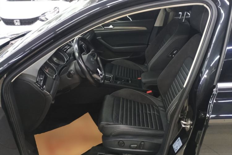 Used Volkswagen Magotan 2020 330TSI DSG Leading Model
