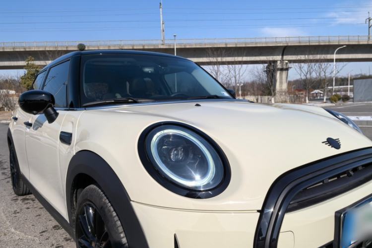 Used  MINI 2022 Updated 1.5T COOPER Artist Five-Door Edition
