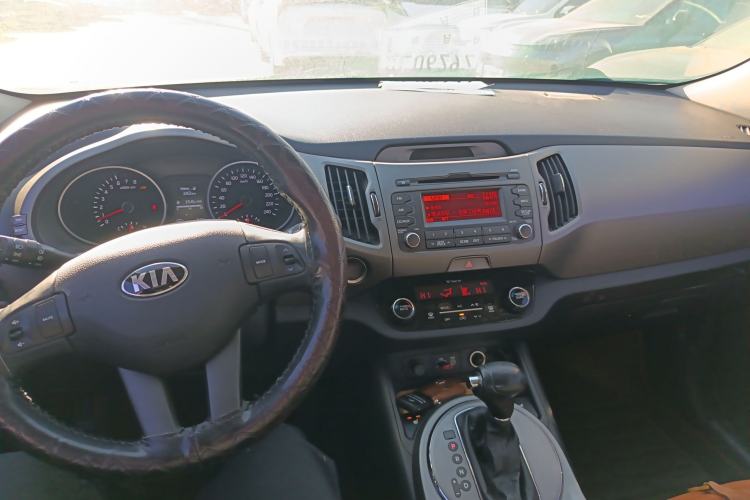 Used Kia Sportage R 2015 2.0L Automatic Two-Wheel Drive DLX Model
