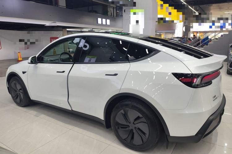 Used Tesla Model Y 2025 Rear-Wheel-Drive Version
