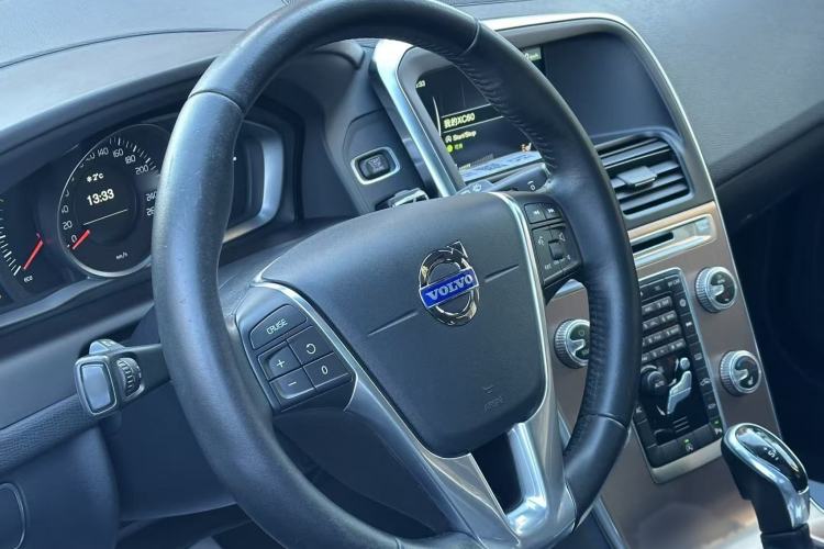 Used Volvo XC60 2016 T5 Smart Upgrade Model
