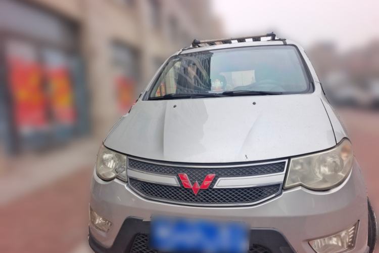 Used Wuling Hongguang 2013 1.5L Luxury Model
