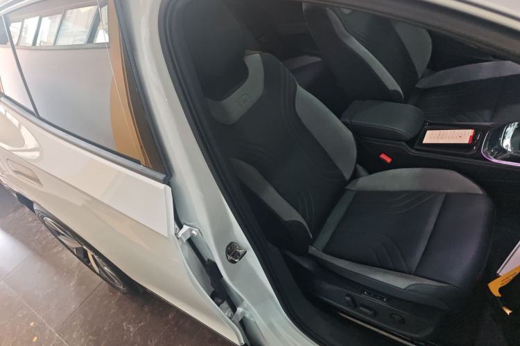 Used Volkswagen ID.4 CROZZ 2024 Facelifted PRO