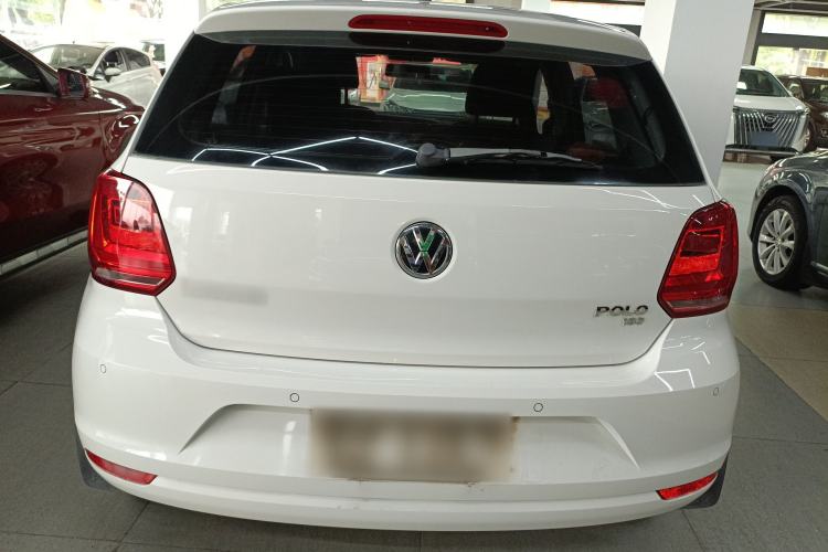 Used Volkswagen Polo 2016 1.6L Automatic Comfort Model
