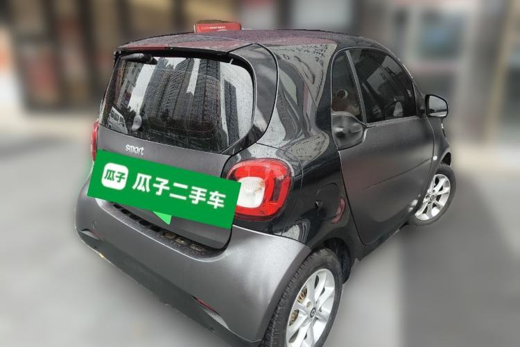 Used smart fortwo 2015 1.0L 52 kW hardtop Dynamic version