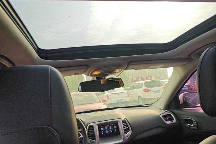 Used  Compass 2019 220T Automatic Enjoyment Version
