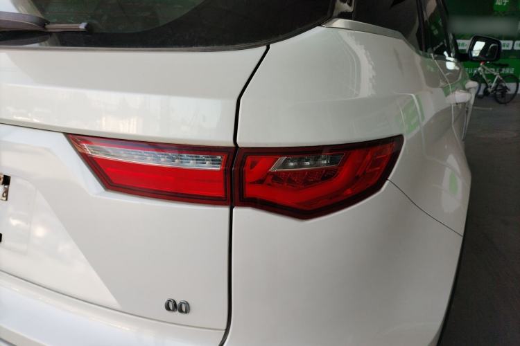 Used Zotye T700 2017 1.8T Dual-Clutch Luxury Model
