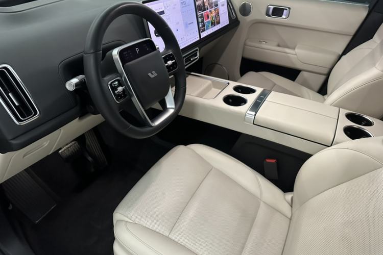 Used Li Auto L8 2023 Pro Model
