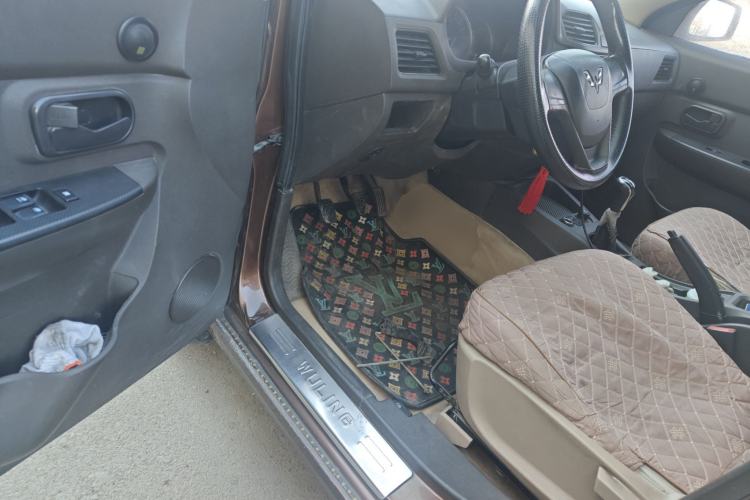 Used Wuling Hongguang 2014 1.5L S Standard Version
