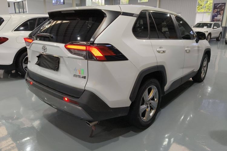 Used Toyota RAV4 2021 2.0L CVT Two-Wheel Drive Fashion PLUS Edition
