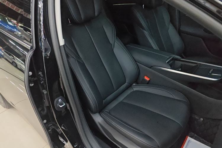 Used Buick LaCrosse 2025 28T Platinum Edition