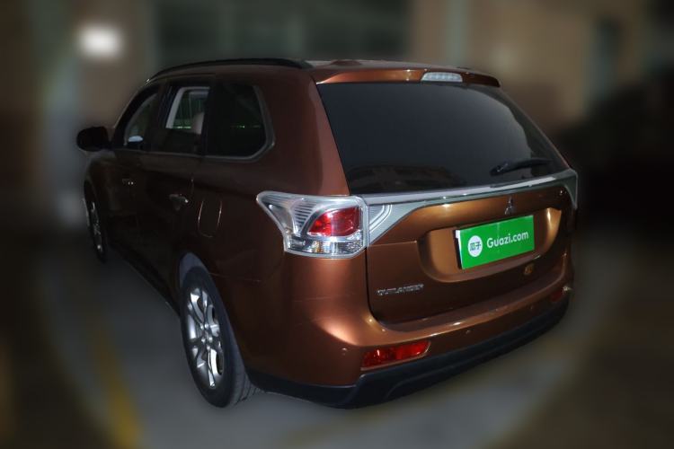 Used Mitsubishi Outlander (Import) 2013 2.4L 4x4 Luxury Navigation Edition 5 Seats