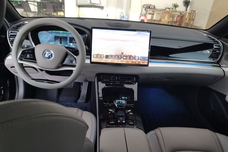 Used BYD Han 2024 EV Glory Edition 605KM Front-Wheel-Drive Premium Model