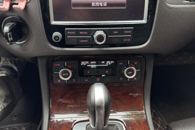 Used Volkswagen Touareg 2015 3.0 TSI Comfort Model