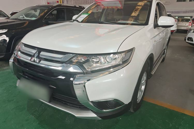 Used Mitsubishi Outlander 2016 2.0L Two-Wheel Drive Fashion Edition 5 Seats