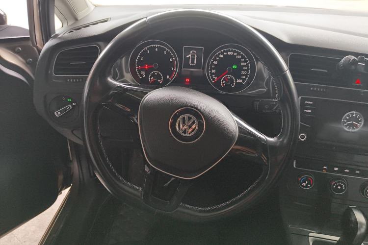 Used Volkswagen Golf 2017 1.6L Automatic Comfort Million-Vehicle Anniversary Edition
