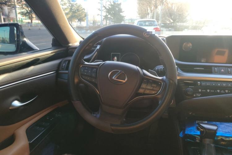 Used Lexus ES 2020 200 Excellence Edition
