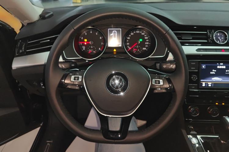 Used Volkswagen Magotan 2019 330TSI DSG Leading Edition China V Standard
