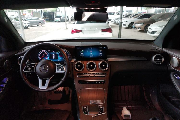 Used Mercedes-Benz GLC 2022 Refreshed GLC 300 L 4MATIC Dynamic Edition
