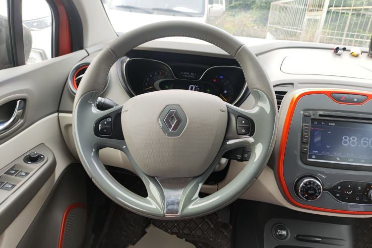 Used Renault Captur 2015 1.2T Automatic Comfort First Edition
