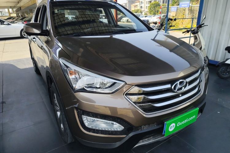 Used Hyundai Santa Fe 2015 2.4L Automatic Two-Wheel Drive Smart Version 5 Seats
