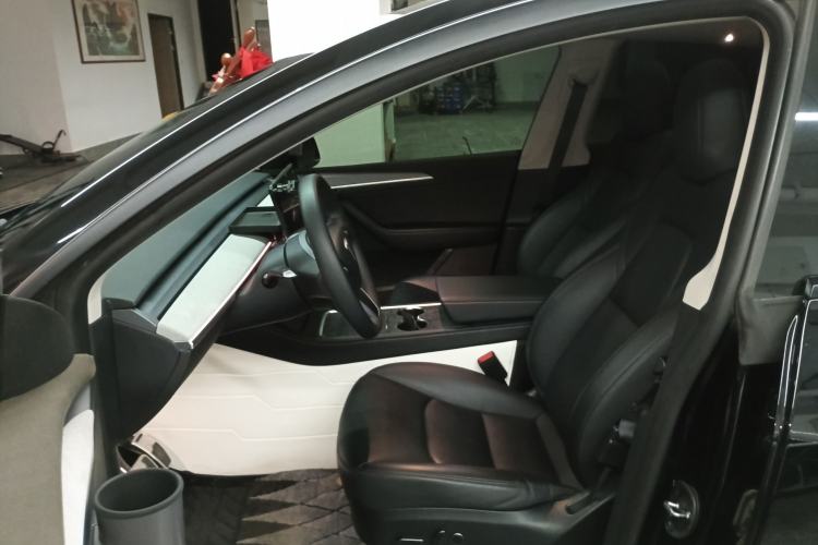 Used Tesla Model Y 2023 Long-Range All-Wheel-Drive Version