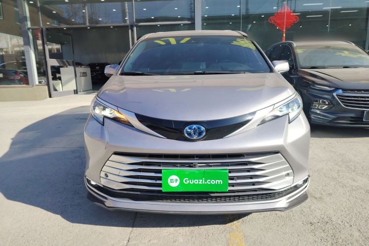 Used Toyota Sienna 2021 2.5L Hybrid Platinum Edition