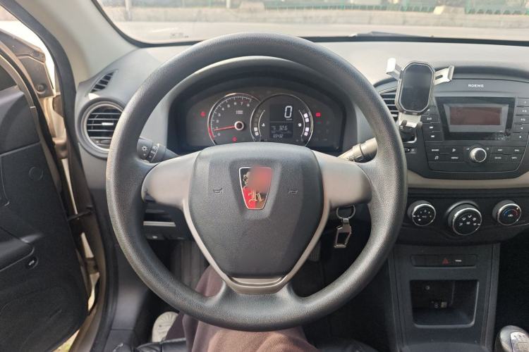 Used Roewe 350 2015 1.5L Manual Luxury Sunroof Edition
