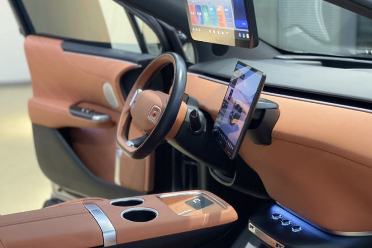 Used  E07 2025 All-Electric 4x4 90kWh Ultra High-Performance Edition
