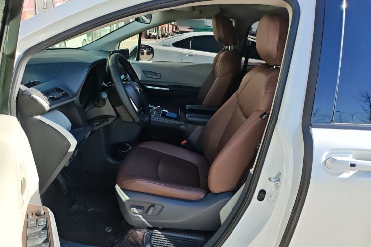 Used Toyota Sienna 2023 2.5L Hybrid Comfort Edition