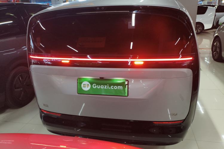 Used Li Auto MEGA 2024 Ultra Model
