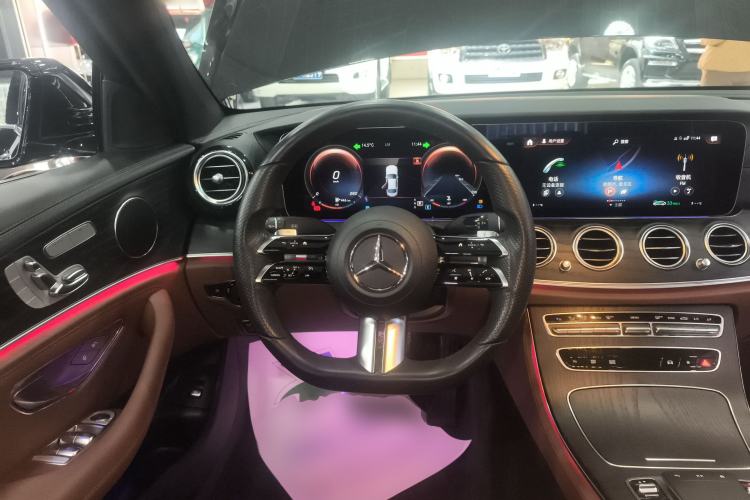 Used Mercedes-Benz E-Class 2022 Revised Version E 300 L Sporty and Stylish Edition
