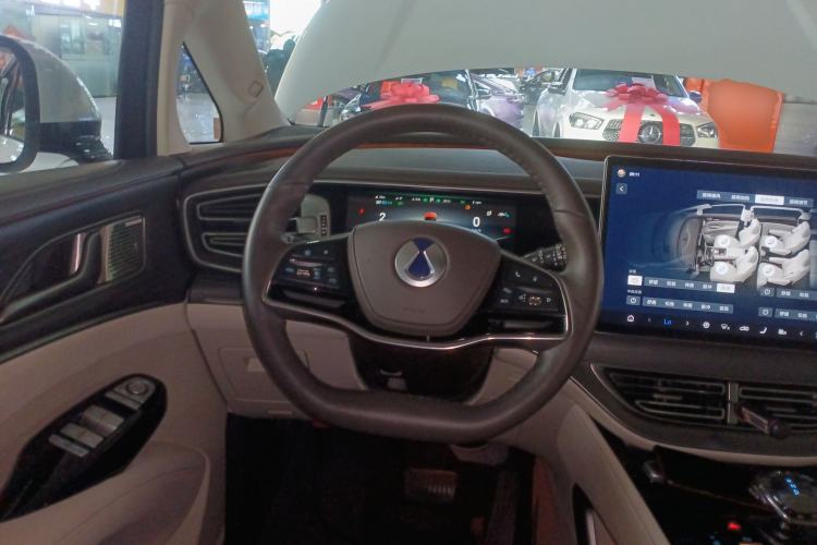 Used Denza D9 2024 DM-i 980 Four-Wheel Drive Flagship Model