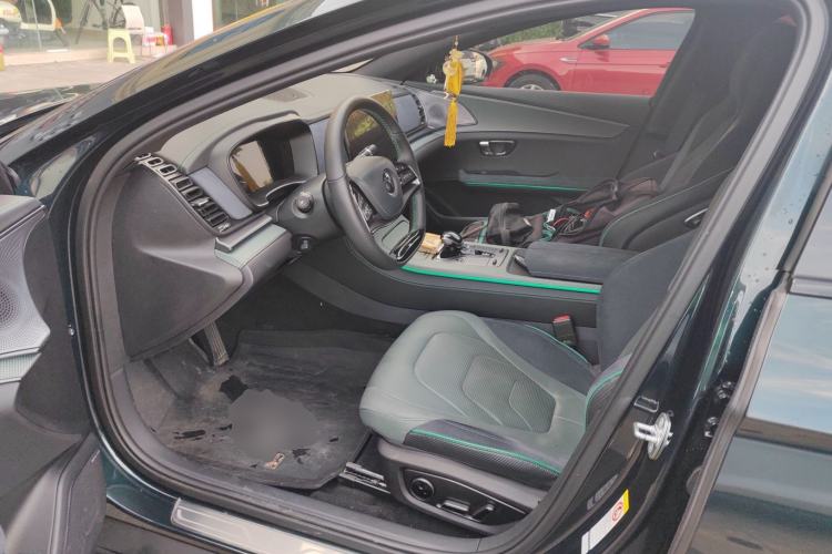 Used BYD Han 2022 EV 610 km All-Wheel-Drive Qianshan Cui Limited Edition
