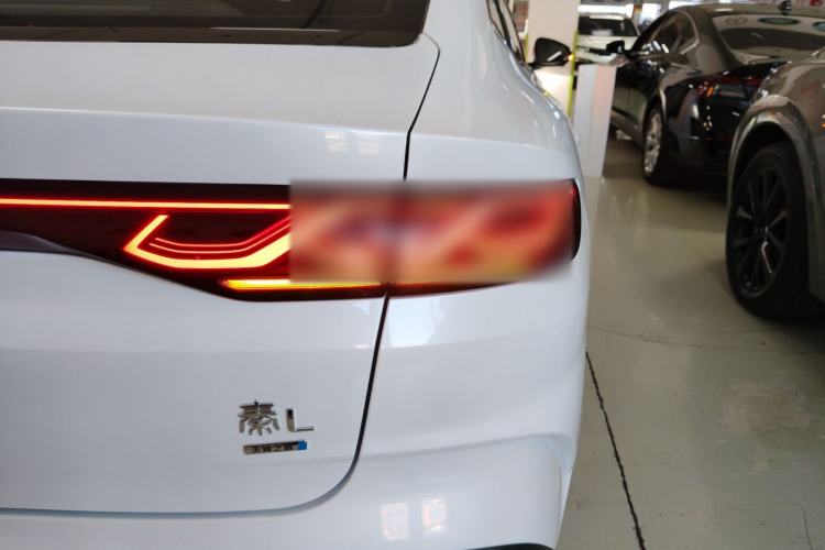 Used BYD Qin L 2025 DM-i Smart Drive 80KM Leading Model
