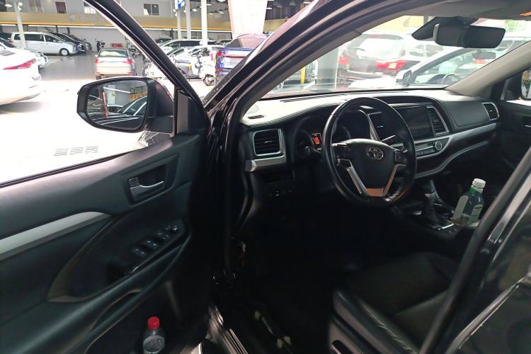 Used Toyota Highlander 2018 2.0T Four-Wheel Drive Luxury Version 7 Seats China VI Standard
